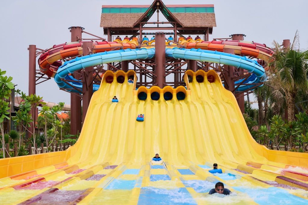 Sun World Vũng Tàu 2026: Giá vé, địa chỉ, trò chơi và kinh nghiệm thuê xe đi từ TPHCM 78 Aqua Warriors Battle